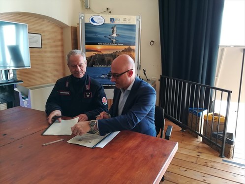 


Ente Parco Nazionale  e  Reparto Carabinieri   firmano il Piano  Operativo 
