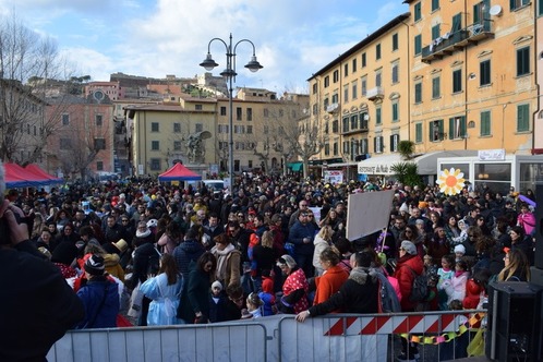 Carnevale a Portoferraio, il resoconto di una domenica di festa