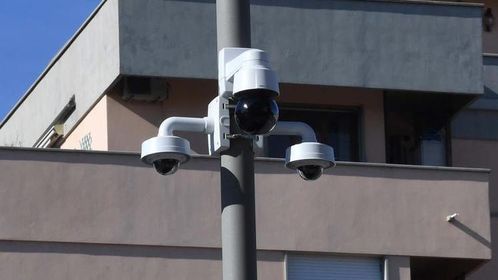 

A CAPOLIVERI PI SICUREZZA E TUTELA DEL PATRIMONIO PUBBLICO E PRIVATO. DODICI TELECAMERE PRONTE A SORVEGLIARE IL CENTRO ABITATO DEL PAESE. GELSI PI SICUREZZA E ORDINE PER TUTTI.  

