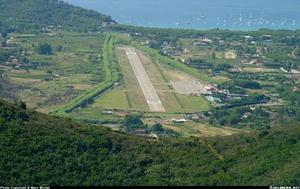 MARIO FERRARI RISPONDE A MARCHETTI SUI PROBLEMI DELL'AEROPORTO DI MARINA DI CAMPO