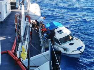 5 persone su ununit da diporto salvate dalla Guardia Costiera  di  Livorno